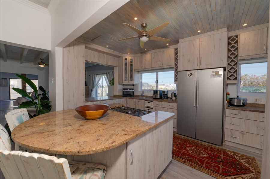 4 Bedroom Property for Sale in Outeniqua Strand Western Cape